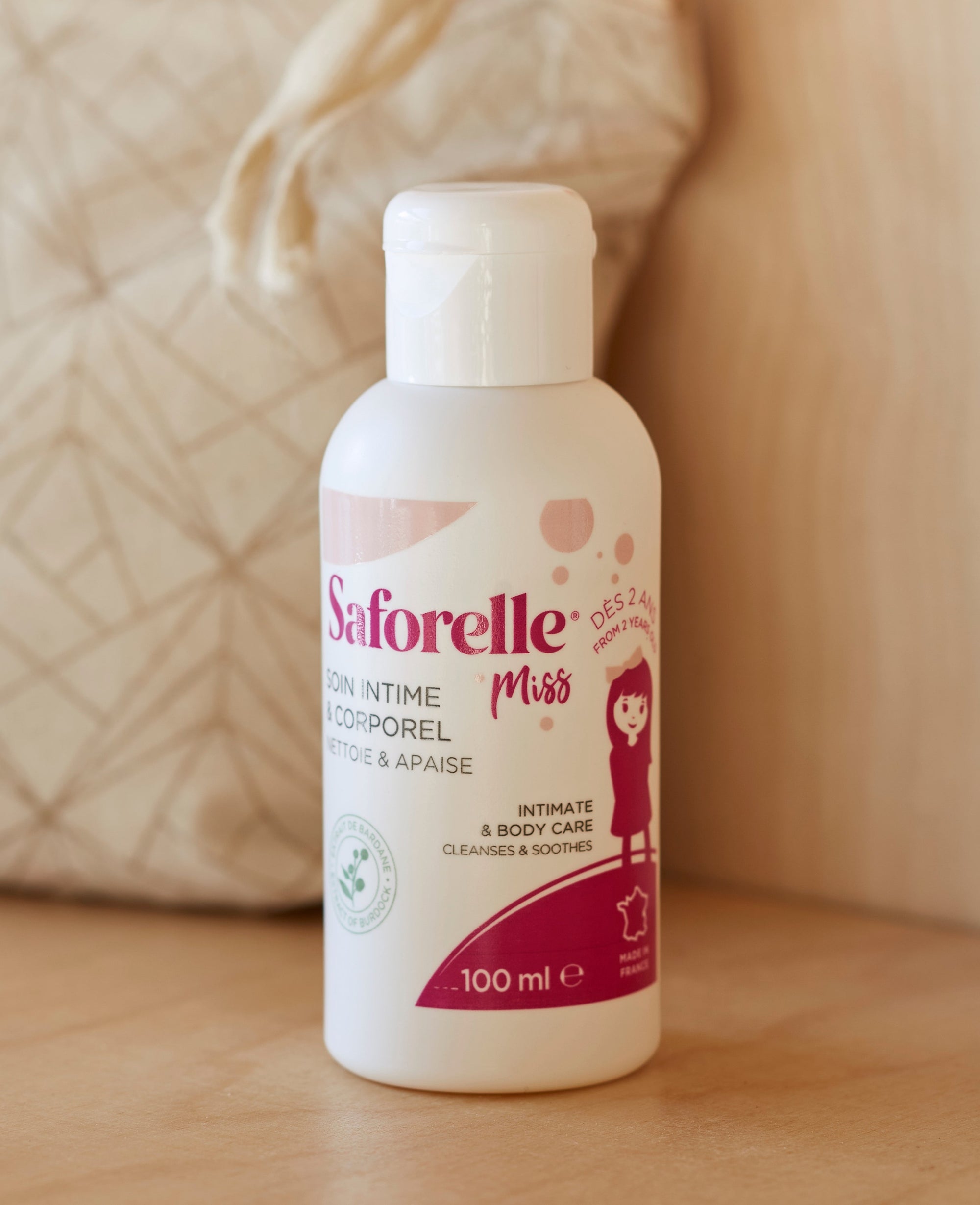 Saforelle Miss flacon soins intimes enfant nettoie et hydrate en douceur, au quotidien, apaise les irritations 100 ml 
