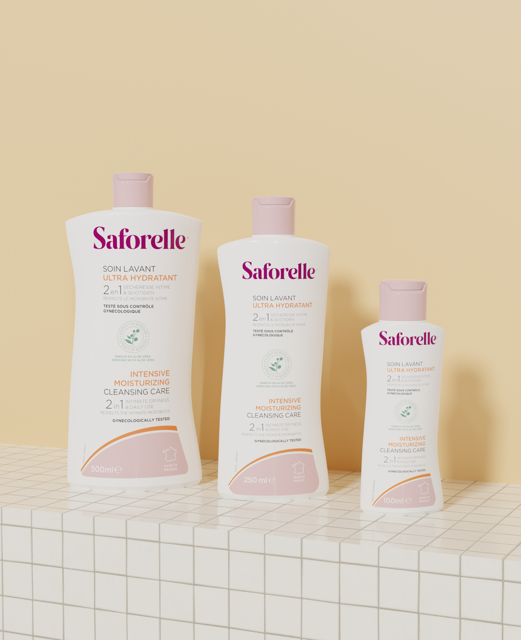 Trois flacons Saforelle ultra hydratants différentes tailles 2 en 1 nettoie, aide a réduire les sensations de sécheresse externes, boost d&
